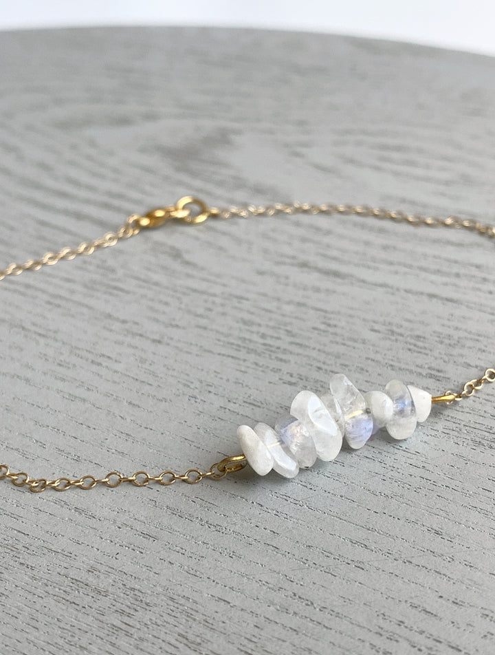 Raw Moonstone Anklet, Raw Moonstone Jewelry, Crystal Jewelry, Handmade Raw Moonstone Crystal Anklet, June Birthstone Jewelry, Natural moonstone gemstone anklet, Boho moonstone anklet for women, Moonstone anklet with gold chain, Dainty moonstone anklet, Feminine energy moonstone crystal anklet, Handmade moonstone jewelry anklet, Raw moonstone gemstone anklet for healing, Bridesmaids Gift, Gold chain raw moonstone anklet.