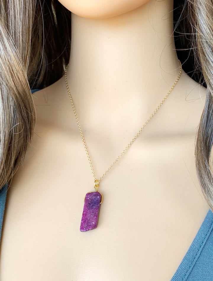 Raw Lepidolite Necklace, Raw Lepidolite Necklace Jewelry, Lepidolite Jewelry, Crystal Jewelry Gift for Sister, Raw Lepidolite Pendant, Healing Crystal Necklace, Healing Necklace, Real Lepidolite Stone, Purple Crystal Pendant, Crystal Jewelry, Stone of Transition.