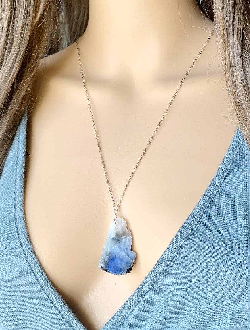 Moonstone Necklace (Round) – Coquelicot By Komal